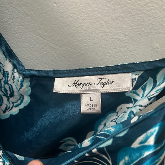 Morgan Taylor intimate size large blue top floral flower design sleep intimate - Picture 4 of 9